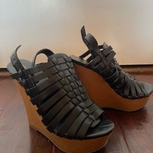 Mossimo heels color black fairly new